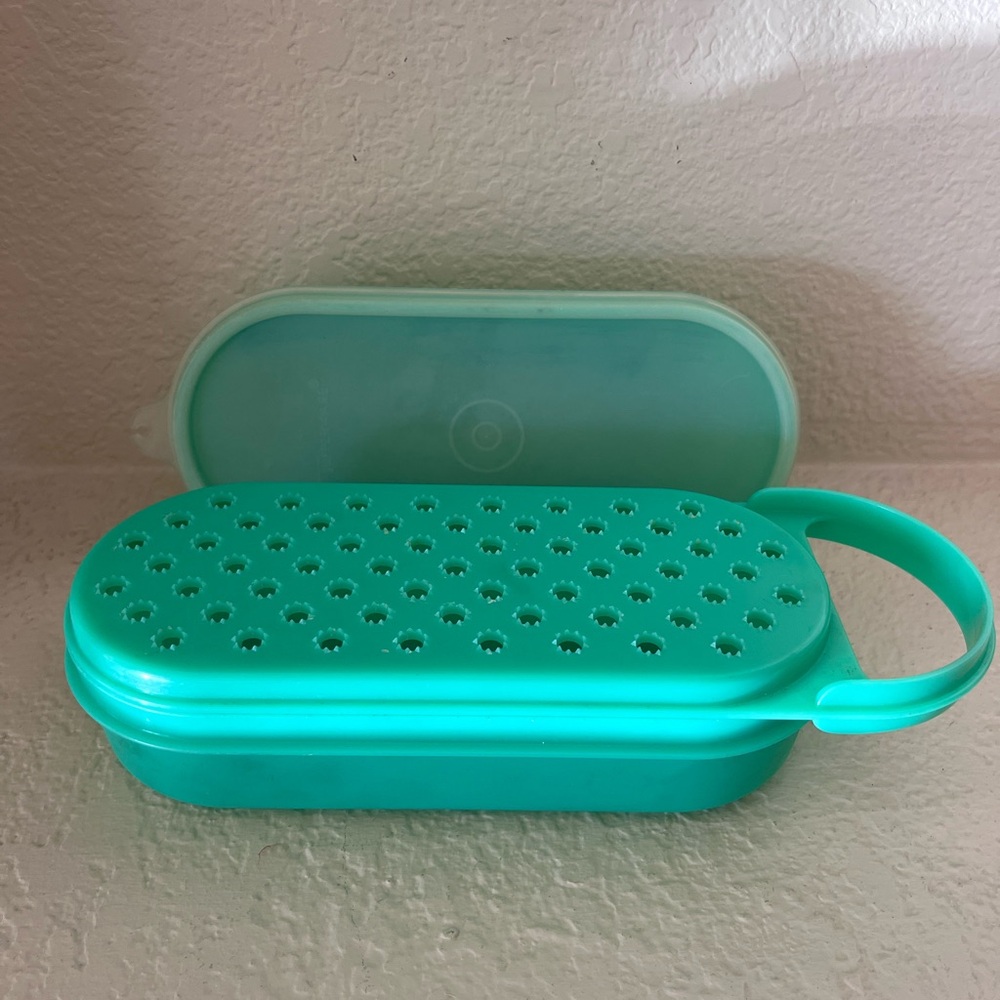 Vintage Tupperware Jade Green 4-pc. Cheese Grater 1374 Seal 1376 Containers 1375